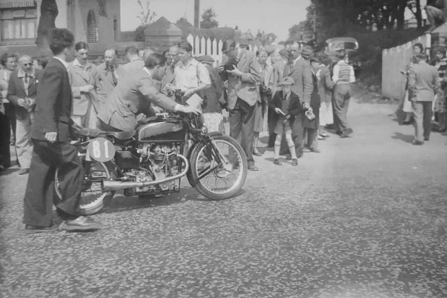 Ralf F. Seymour (#81) at the weigh in